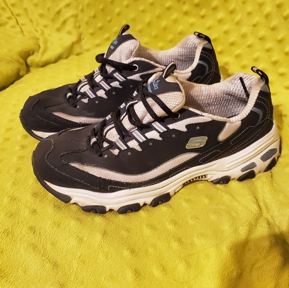 dlite skechers